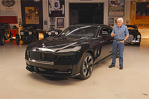 (VIDEO) Jay Leno, unul din cei mai respectaţi colecţionari de maşini clasice din lume, explică de ce şi-a cumpărat un Rolls-Royce Spectre electric