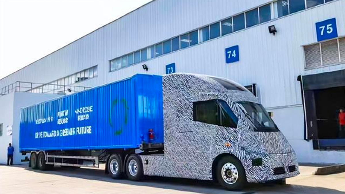 (VIDEO) Producătorul chinez JAC pregăteşte două camioane electrice inspirate din Tesla Semi
