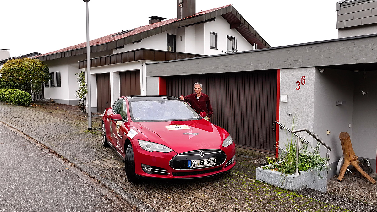 (VIDEO) Am aflat istoria completă a exemplarului Tesla cu 1.900.000 km parcurşi am fost acasă la proprietarul său din Germania