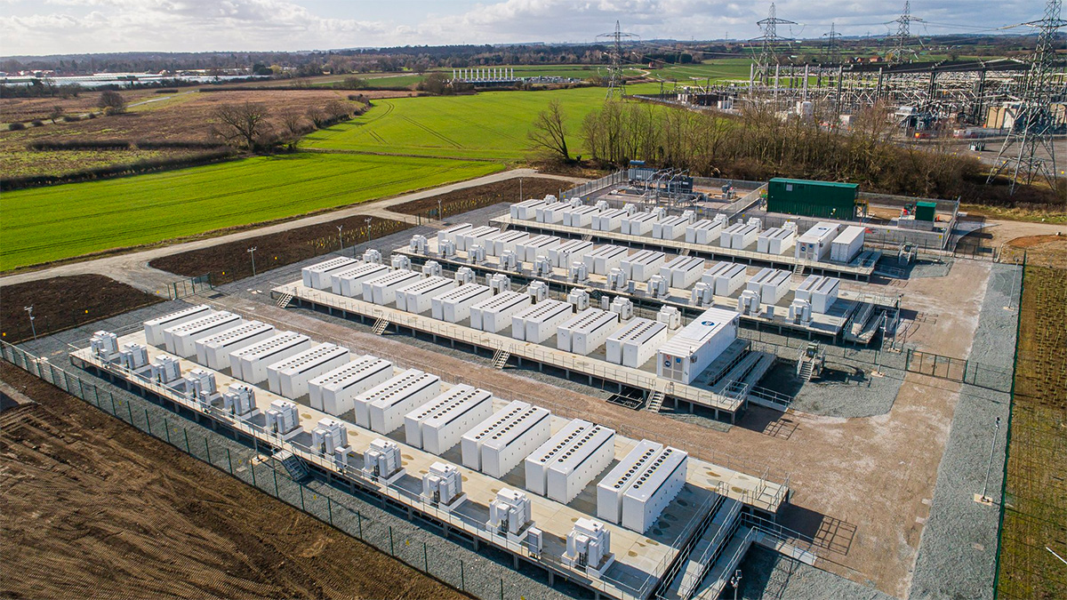 Cel mai mare operator de hidrocentrale din Elveţia va construi o centrală de baterii în Polonia, ţară care a ajuns pe locul doi în lume la producţia de baterii