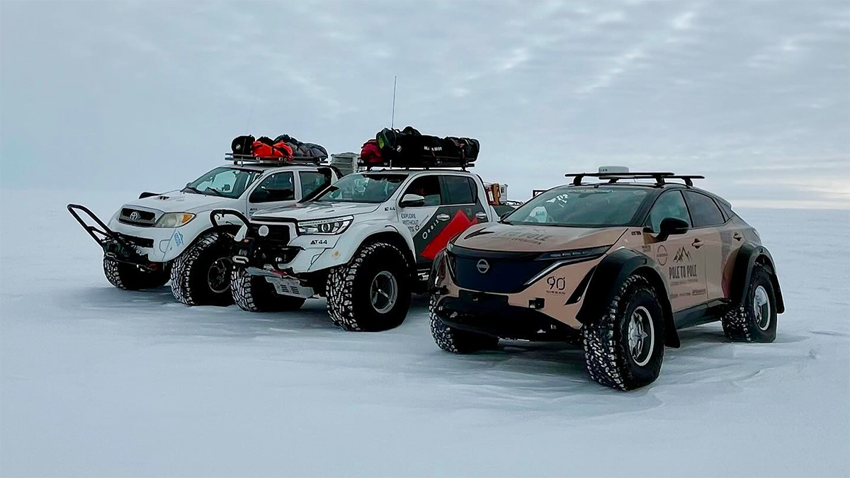 Dezamăgire din expediţia cu un Nissan electric de la polul nord la polul sud: două Toyota Hilux îl însoţesc în Antarctica, iar încărcarea se face şi de la un generator