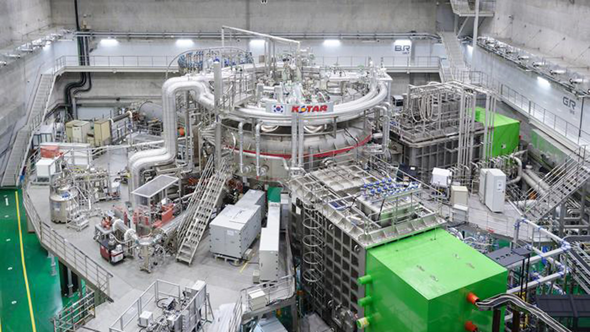 Inginerii sud-coreeni au atins un nou record de temperatură şi durată într-un reactor tokamak de fuziune nucleară