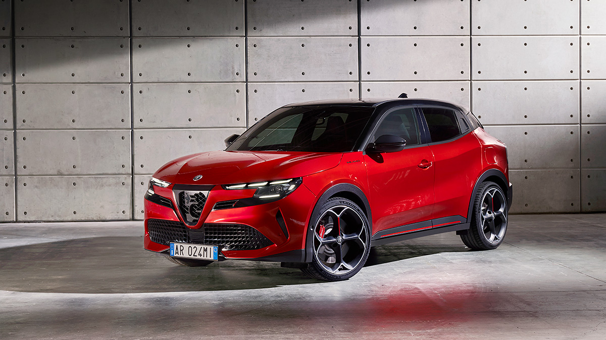 (VIDEO) Alfa Romeo a lansat noul Milano, un SUV cu linii clasice Alfa, care poate fi electric sau mild hybrid cu 3 cilindri