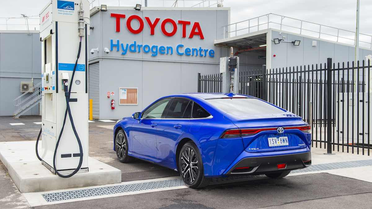 Proprietarii de Toyota Mirai din California dau în judecată producătorul din cauza lipsei de staţii de hidrogen şi a dificultăţilor de exploatare a maşinii